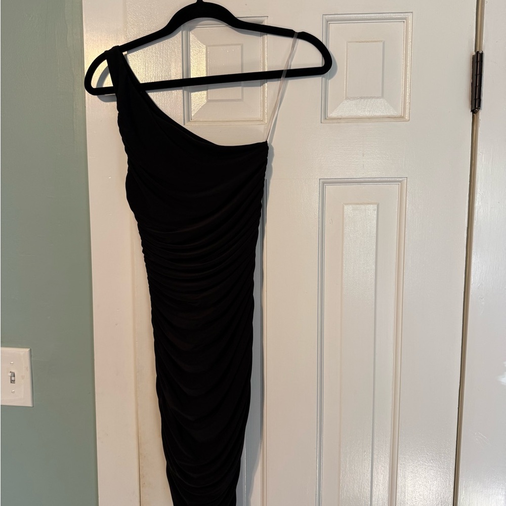Soprano Black One-Shoulder Dress